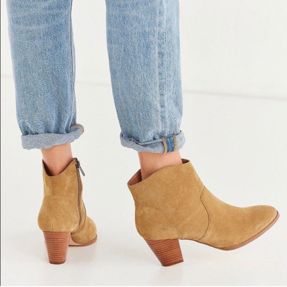 NIB Urban Outfitters Westie Welt Bootie